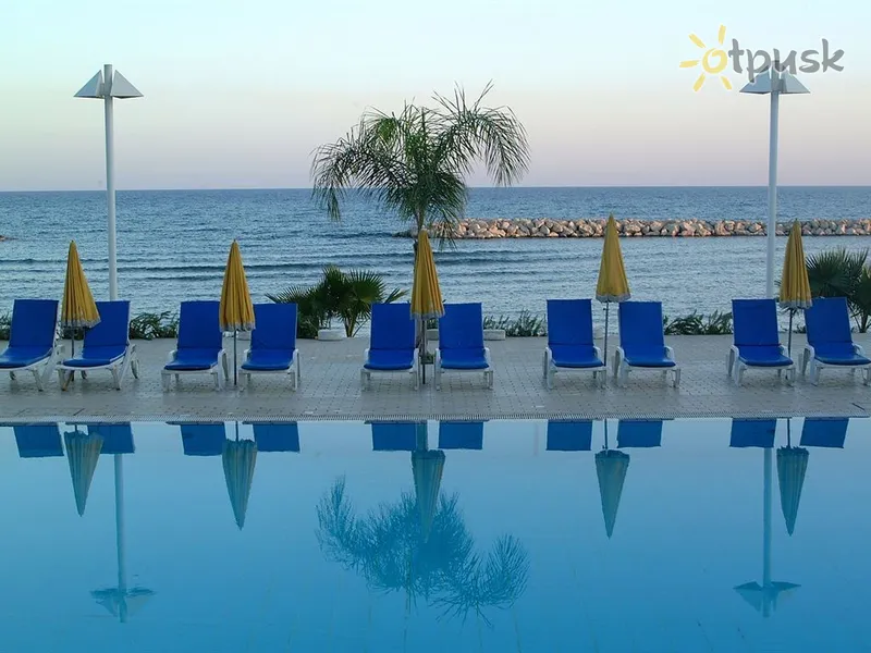 Фото отеля Palm Beach Hotel & Bungalows 4* Ларнака Кипр экстерьер и бассейны