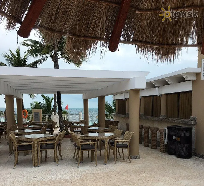 Фото отеля Riu Caribe Hotel 5* Канкун Мексика бари та ресторани