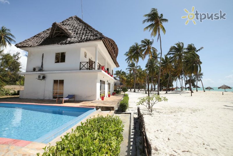 Фото отеля Cristal Resort 3* Паже Танзания экстерьер и бассейны