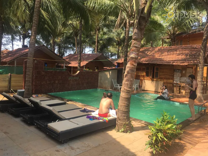 Фото отеля Royal Touch Beach Cottages 3* Šiaurės Goa Indija išorė ir baseinai