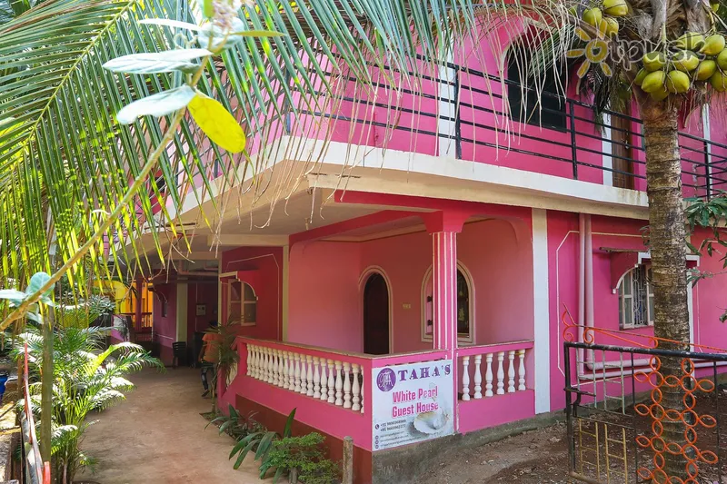 Фото отеля Taha White Pearls Guest House 2* Šiaurės Goa Indija išorė ir baseinai