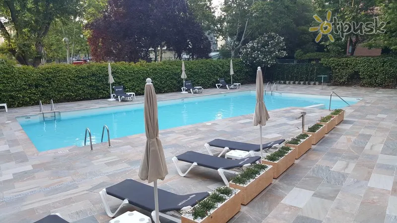 Фото отеля Senator Barajas 4* Мадрид Іспанія екстер'єр та басейни