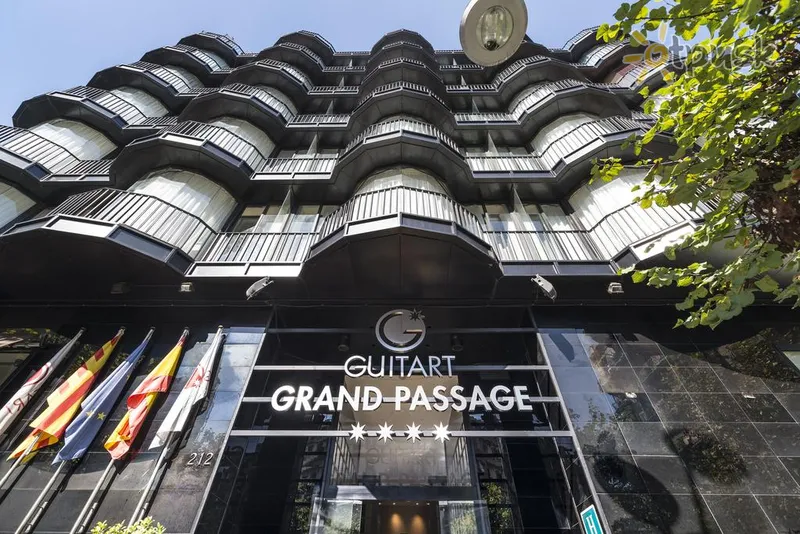 Фото отеля Guitart Grand Passage 4* Barselona Ispanija išorė ir baseinai