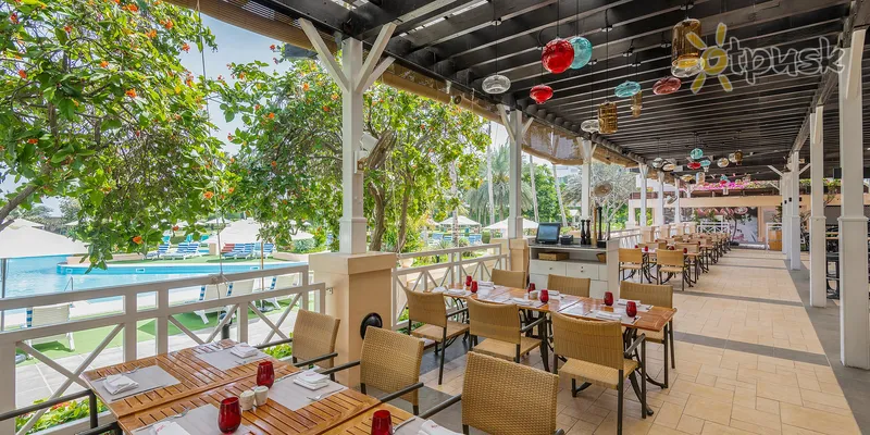 Фото отеля InterContinental Muscat 5* Маскат Оман бари та ресторани