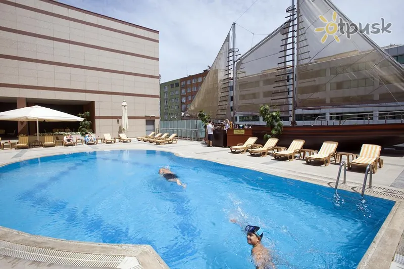 Фото отеля Grand Cevahir Hotel 5* Stambula Turcija ārpuse un baseini