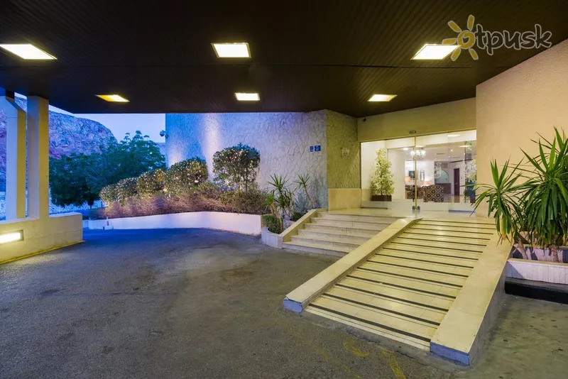 Фото отеля Tulip Inn Downtown Muscat 3* Маскат Оман экстерьер и бассейны