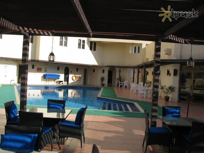 Фото отеля Tulip Inn Downtown Muscat 3* Маскат Оман екстер'єр та басейни