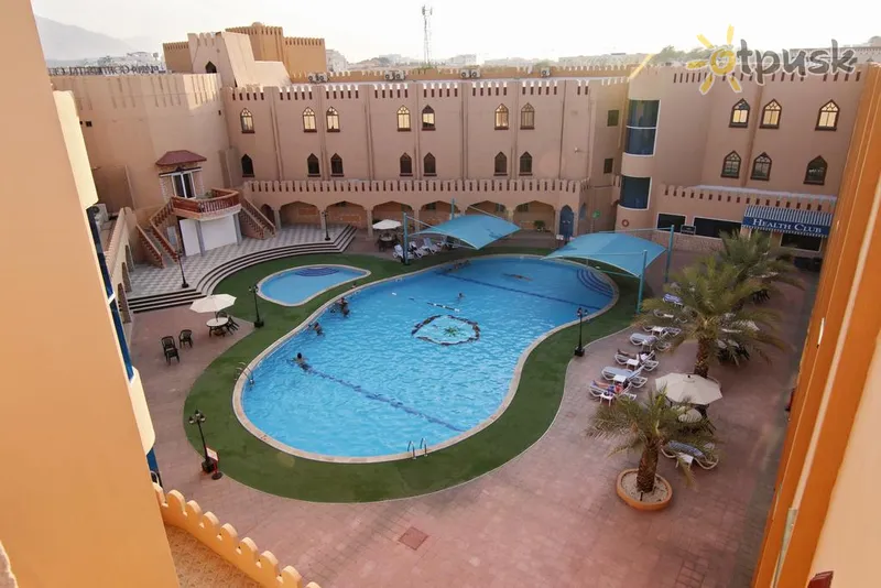 Фото отеля Majan Continental Hotel 4* Маскат Оман екстер'єр та басейни