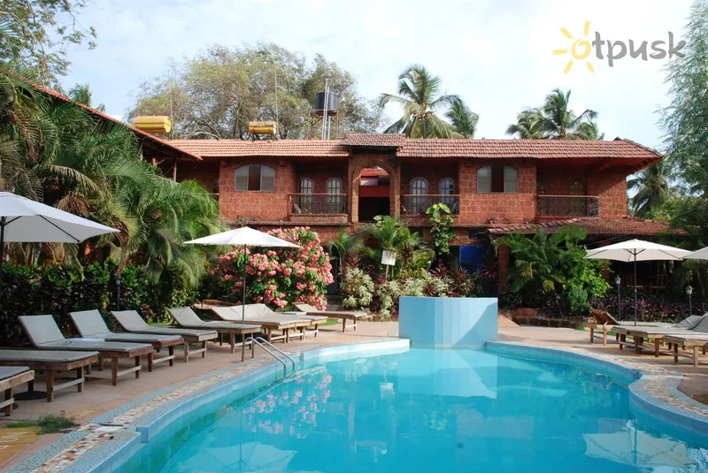 Фото отеля Sea Breeze Resort Candolim 2* Šiaurės Goa Indija išorė ir baseinai