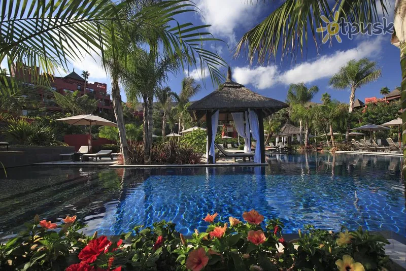 Фото отеля Asia Gardens Hotel & Thai Spa a Royal Hideaway Hotel 5* Kosta Blanka Ispanija išorė ir baseinai
