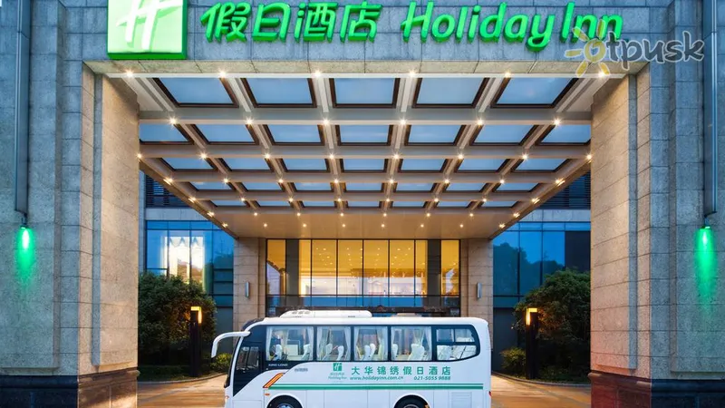 Фото отеля Holiday Inn Shanghai Jinxiu 4* Šanhaja Ķīna ārpuse un baseini