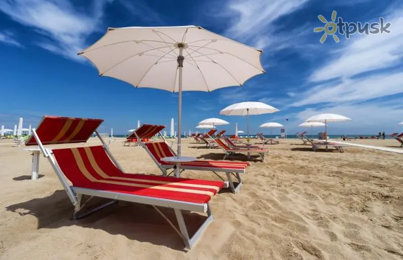 Фото отеля Mediterraneo Miramare 3* Римини Италия пляж