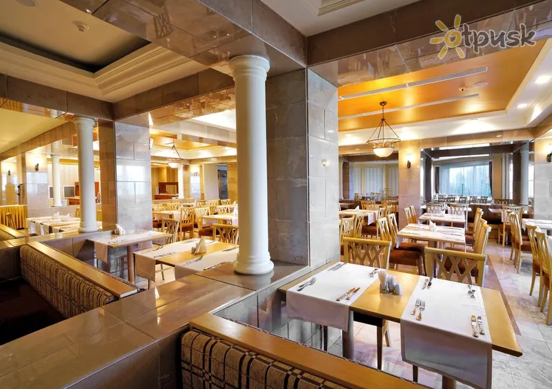Фото отеля Риксос-Прикарпатье 5* Трускавец Украина бары и рестораны
