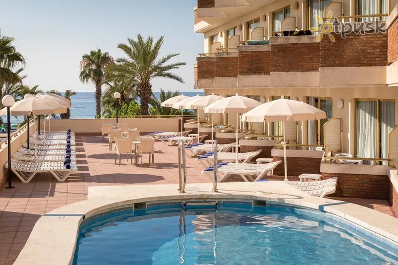 Фото отеля H Top Royal Sun Hotel 4* Kosta del Maresme Spānija ārpuse un baseini