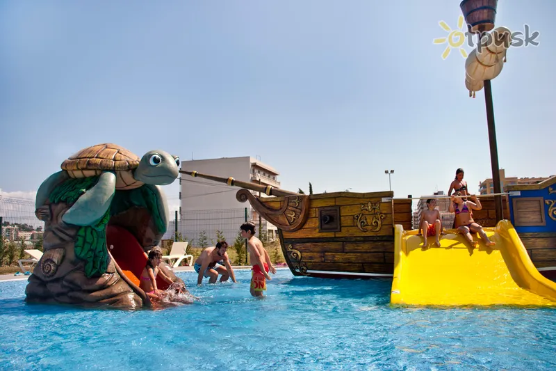 Фото отеля Europa Splash & Spa Hotel 4* Kosta del Maresme Spānija bērniem