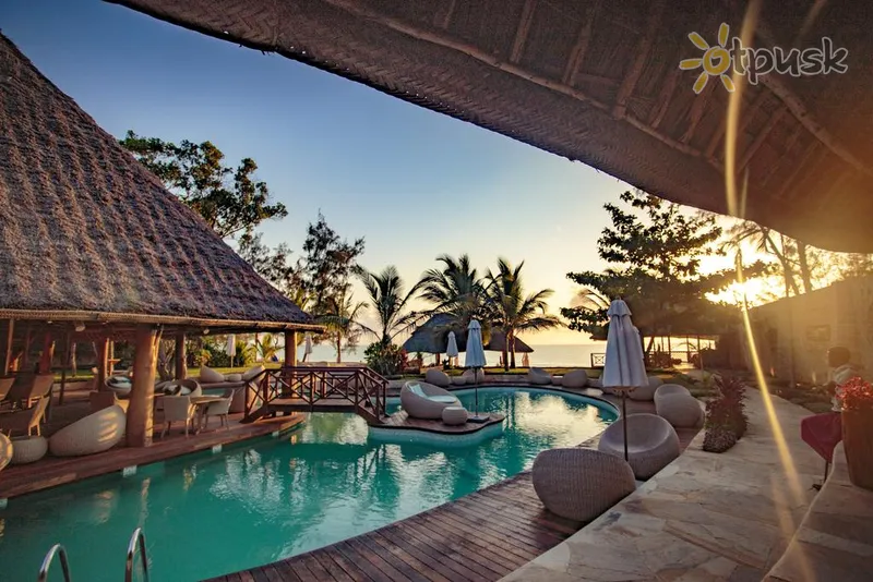 Фото отеля Tulia Zanzibar Unique Beach Resort 5* Pongwe Tanzanija išorė ir baseinai