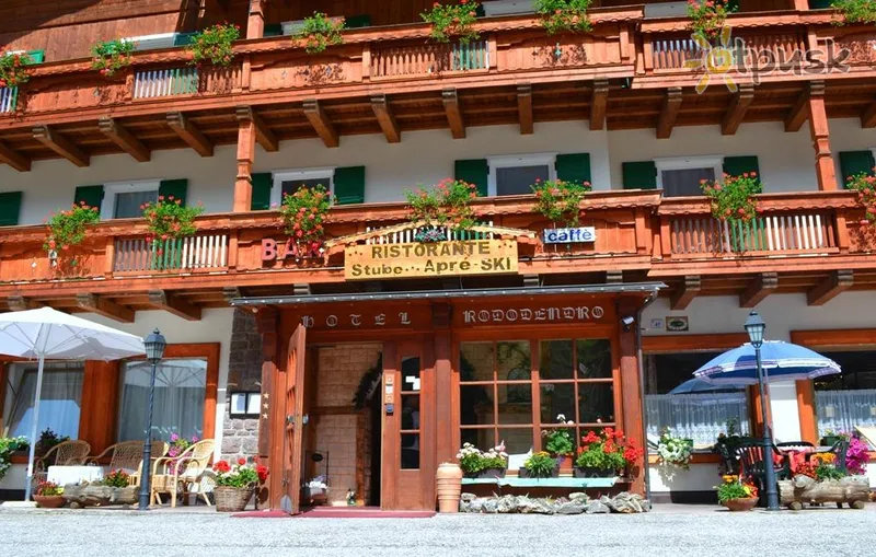 Фото отеля Rododendro Hotel 3* Кампителло-ди-Фасса Италия экстерьер и бассейны