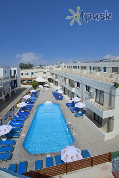 Фото отеля Paloma Hotel Apartments 2* Ayia Napa Kipras išorė ir baseinai