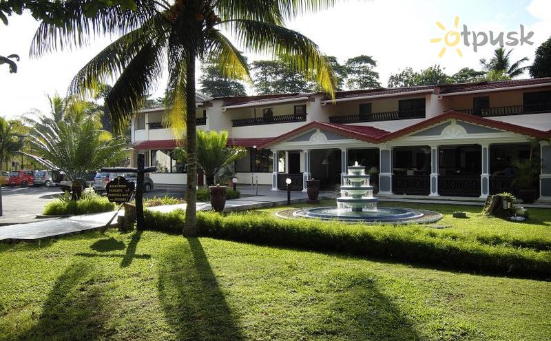 Фото отеля Berjaya Praslin Resort 3* о. Праслин Сейшельские о-ва экстерьер и бассейны