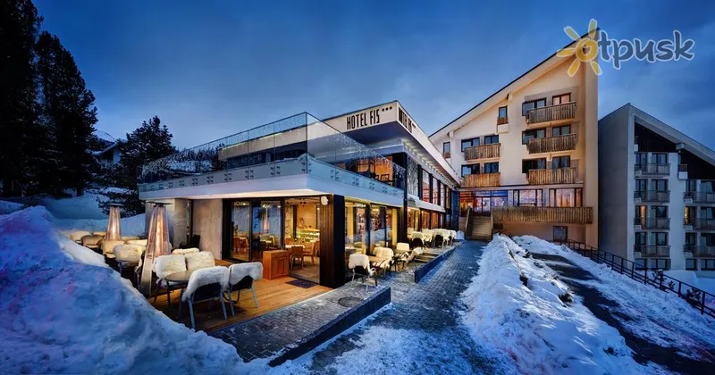 Фото отеля Fis Hotel 3* Штрбське Плесо Словаччина екстер'єр та басейни