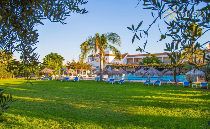 Фото отеля Captain Karas Holiday Apartments 3* Протарас Кипр экстерьер и бассейны