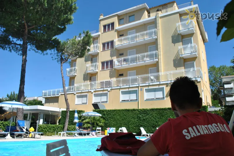 Фото отеля Bahama Hotel 3* Ріміні Італія екстер'єр та басейни