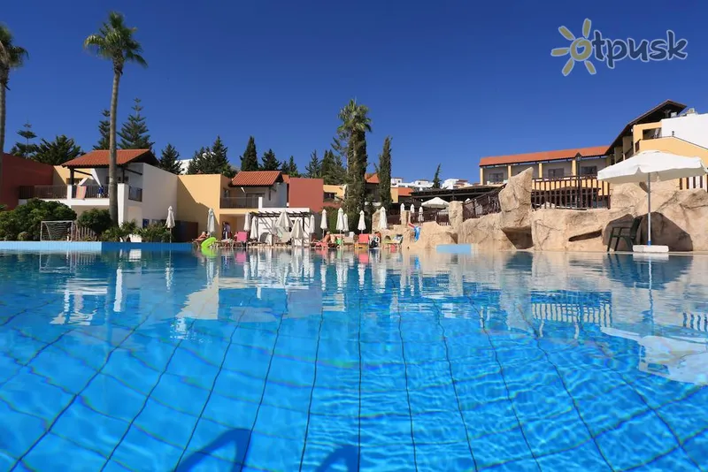 Фото отеля Aqua Sol Holiday Village Water Park Resort 4* Пафос Кипр экстерьер и бассейны