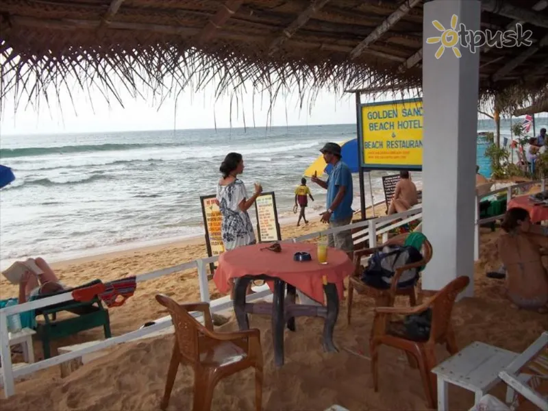 Фото отеля Golden Sand Beach Hotel 2* Хиккадува Шри-Ланка пляж