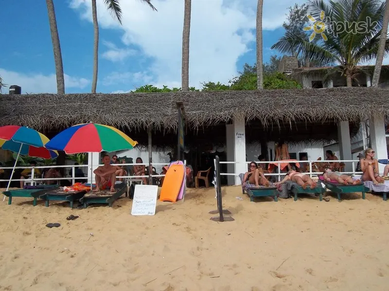 Фото отеля Golden Sand Beach Hotel 2* Хіккадува Шрі Ланка пляж