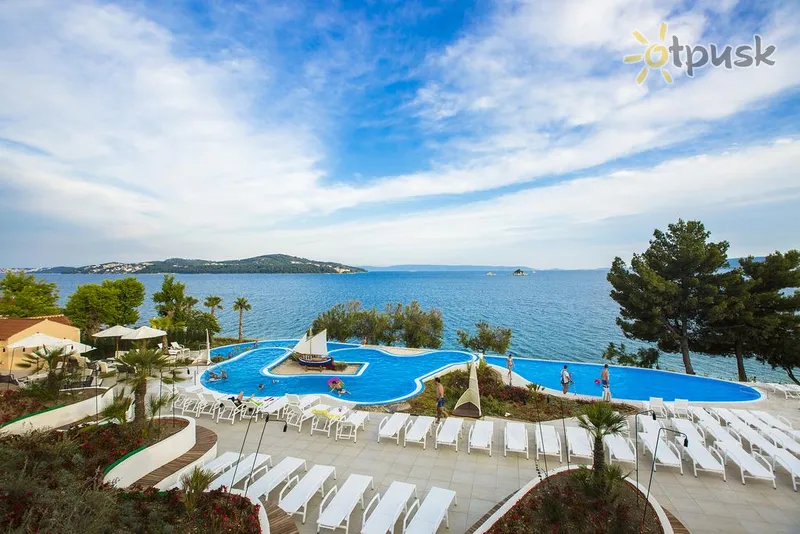 Фото отеля Amadria Park Camping Trogir 3* Trogira Horvātija ārpuse un baseini