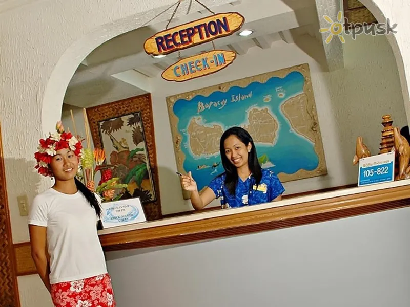 Фото отеля Red Coconut Beach Hotel 4* о. Боракай Філіппіни лобі та інтер'єр