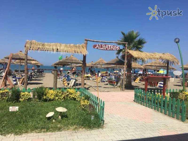 Фото отеля Albatros 3* Дуррес Албанія пляж