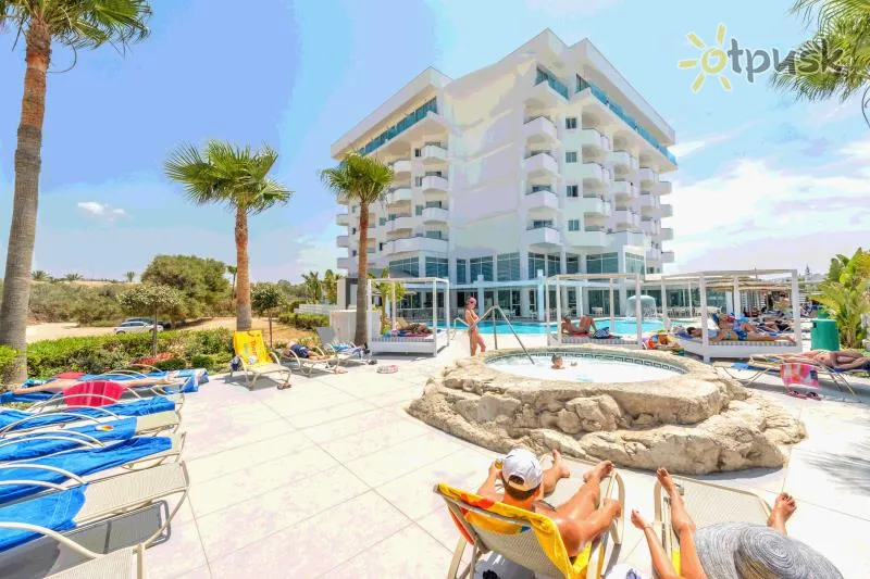 Фото отеля Tasia Maris Sands Beach Hotel 3* Aija Napa Kipra ārpuse un baseini