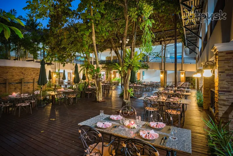 Фото отеля Duangjitt Resort & Spa 4* о. Пхукет Таиланд бары и рестораны