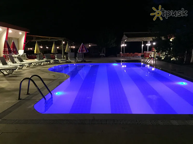 Фото отеля Ugur Hotel Beach 3* Kemeras Turkija išorė ir baseinai
