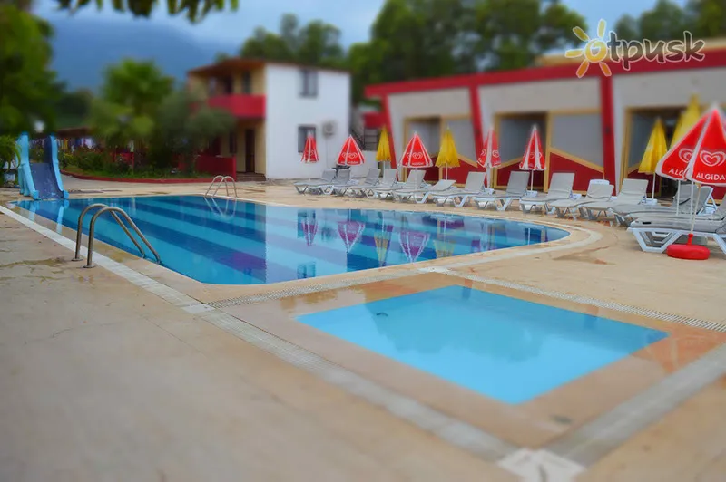 Фото отеля Ugur Hotel Beach 3* Кемер Туреччина екстер'єр та басейни