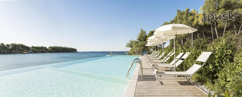 Фото отеля Crvena Luka Hotel & Resort (Crvena Luka Apartments & Villas) 4* Биоград Хорватия пляж
