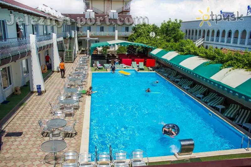 Фото отеля Фортеця Пансіонат 2* Залізний порт Україна екстер'єр та басейни