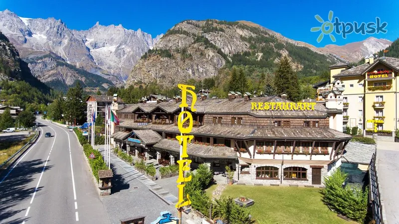 Фото отеля iH Hotels Courmayeur Mont Blanc Resort 4* Курмайор Італія екстер'єр та басейни