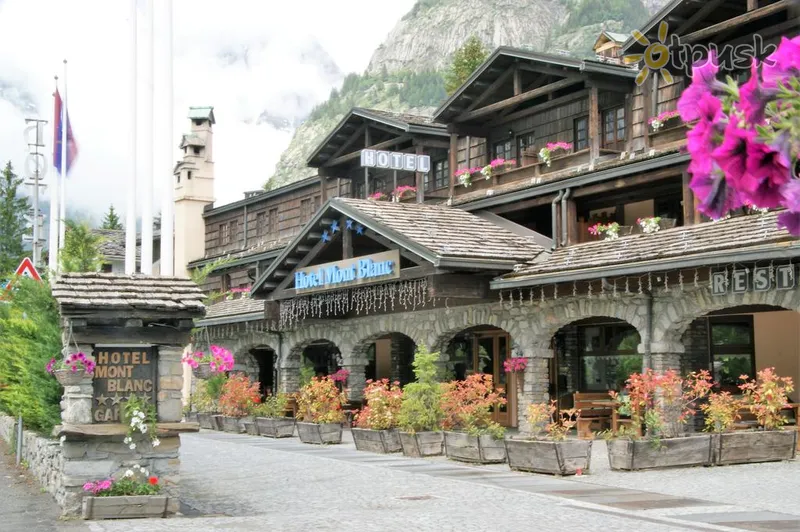 Фото отеля iH Hotels Courmayeur Mont Blanc Resort 4* Курмайор Италия экстерьер и бассейны