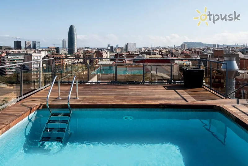 Фото отеля Catalonia Atenas 4* Barselona Spānija ārpuse un baseini