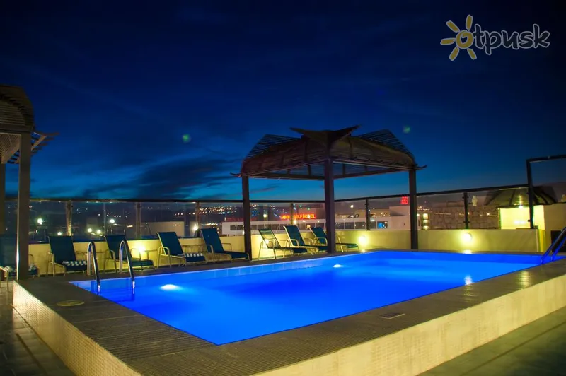 Фото отеля Days by Wyndham Aqaba Hotel 4* Акаба Йорданія екстер'єр та басейни