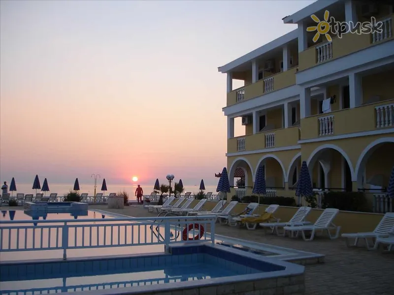 Фото отеля Konstantin Beach 3* par. Zakinta Grieķija ārpuse un baseini
