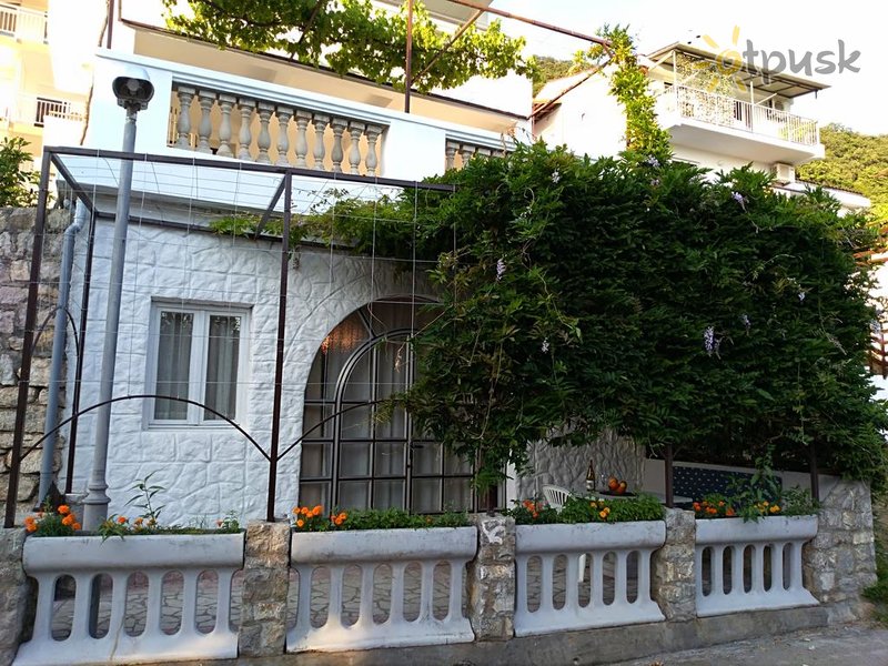 Фото отеля Nikolos Jovanovic Villa 3* Петровац Черногория экстерьер и бассейны