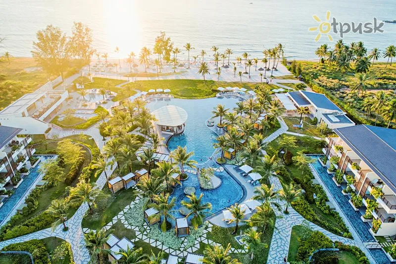 Фото отеля Sol Beach House Phu Quoc 5* о. Фукуок В'єтнам екстер'єр та басейни
