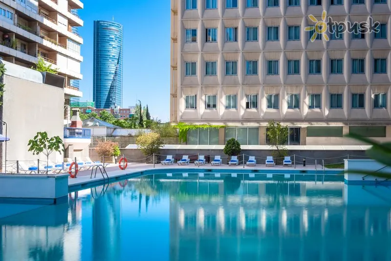 Фото отеля Tryp Madrid Chamartin Hotel 3* Madride Spānija ārpuse un baseini