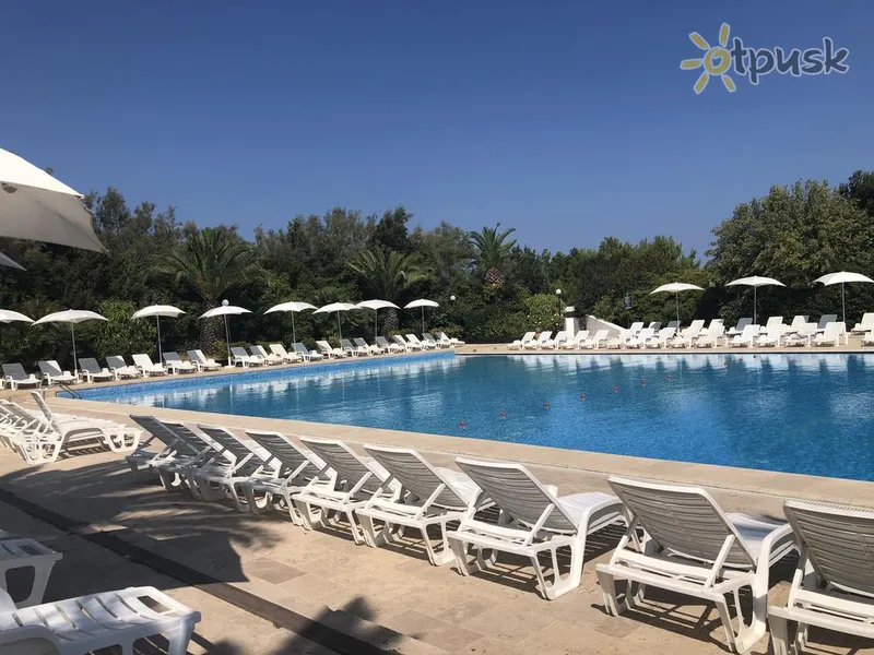 Фото отеля Meditur Village Hotel 4* Бріндізі Італія екстер'єр та басейни