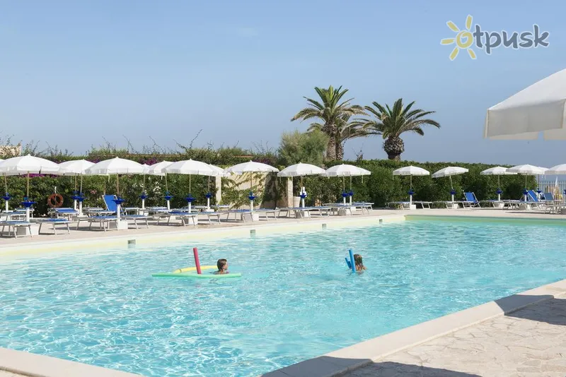 Фото отеля Del Levante 4* Бріндізі Італія екстер'єр та басейни