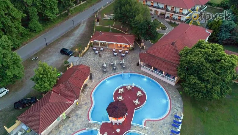 Фото отеля Sintrivanis Hotel 2* Pieria Grieķija ārpuse un baseini
