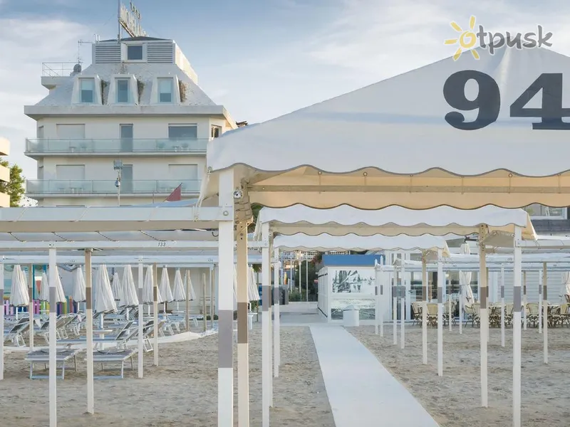 Фото отеля Michelangelo Riccione 4* Ріміні Італія пляж